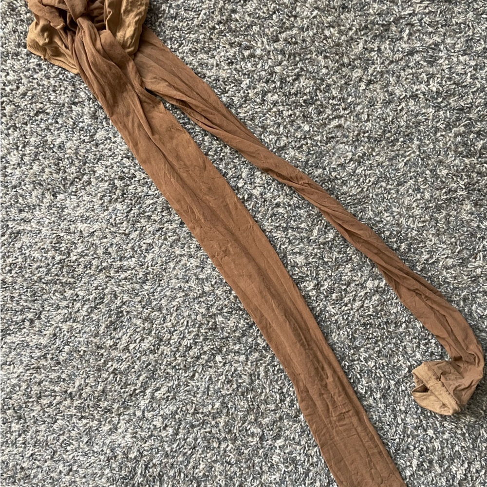 Used pantyhose Hooters